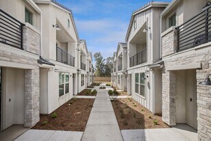 10963 N Blackberry Dr in Fresno, CA - Building Photo