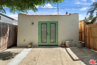 3156 W 74th St in Los Angeles, CA - Building Photo - Building Photo