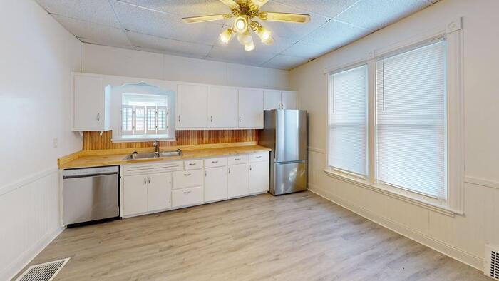 1204 2nd St NW in Mandan, ND - Building Photo