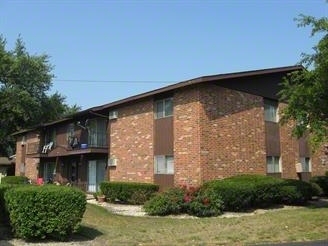 3710 W Millstream Dr in McHenry, IL - Foto de edificio - Building Photo