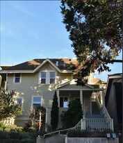 2606 Harrison St in Oakland, CA - Building Photo