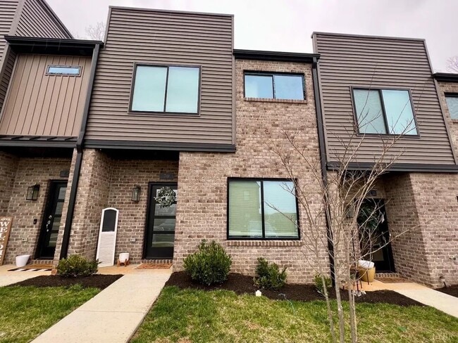 property at 39 Zentry Pl