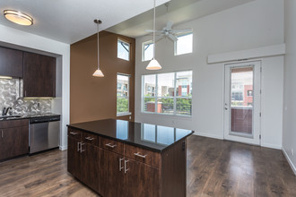 Greenbelt at Eastbridge in Denver, CO - Foto de edificio - Interior Photo