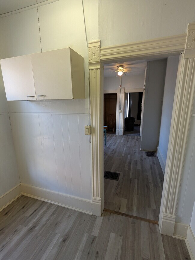 7 S 7th St, Unit B in Marshalltown, IA - Building Photo - Building Photo