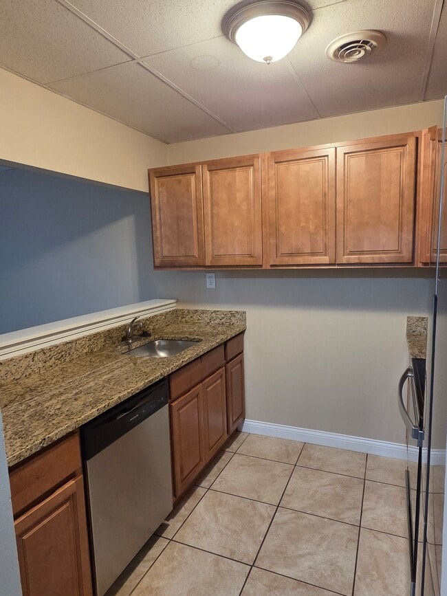 38280 North Ln in Willoughby, OH - Building Photo - Building Photo