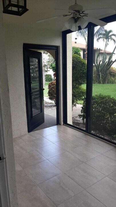 5990 Pine Cone Ct in Greenacres, FL - Building Photo