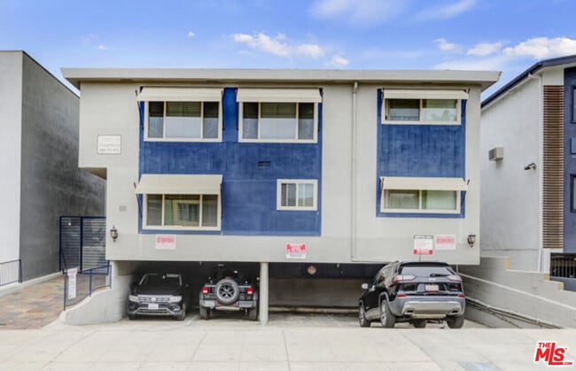 property at 925 N Curson Ave