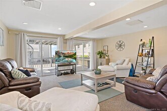 210 Broadway in Milford, CT - Building Photo - Building Photo