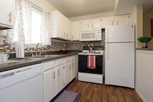 Four Winds Apartments