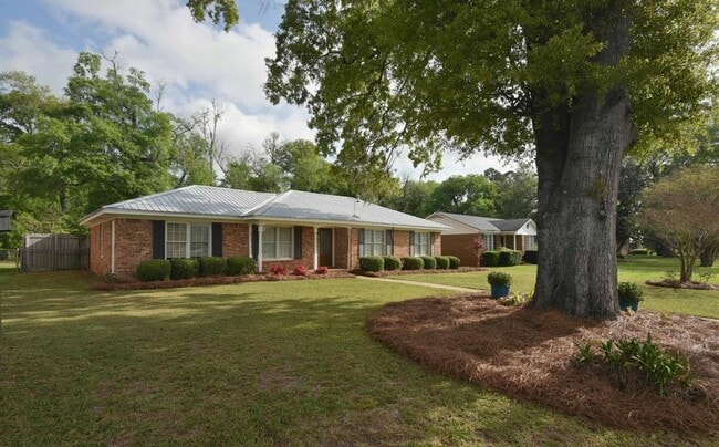 property at 2613 Oak View St