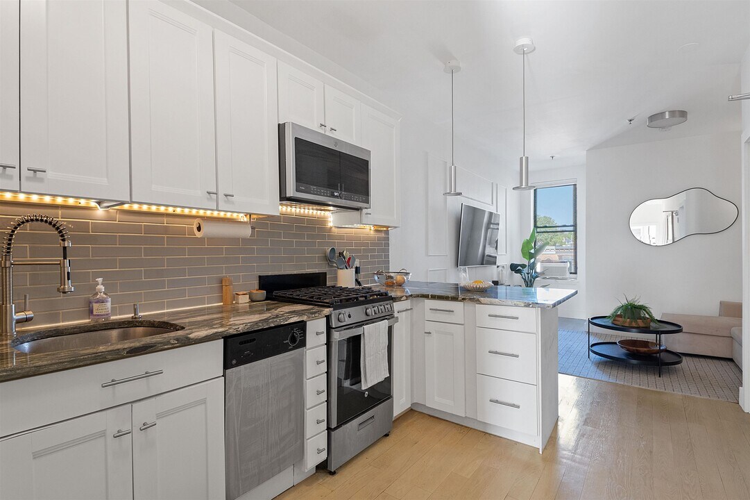 815 Park Ave in Hoboken, NJ - Building Photo