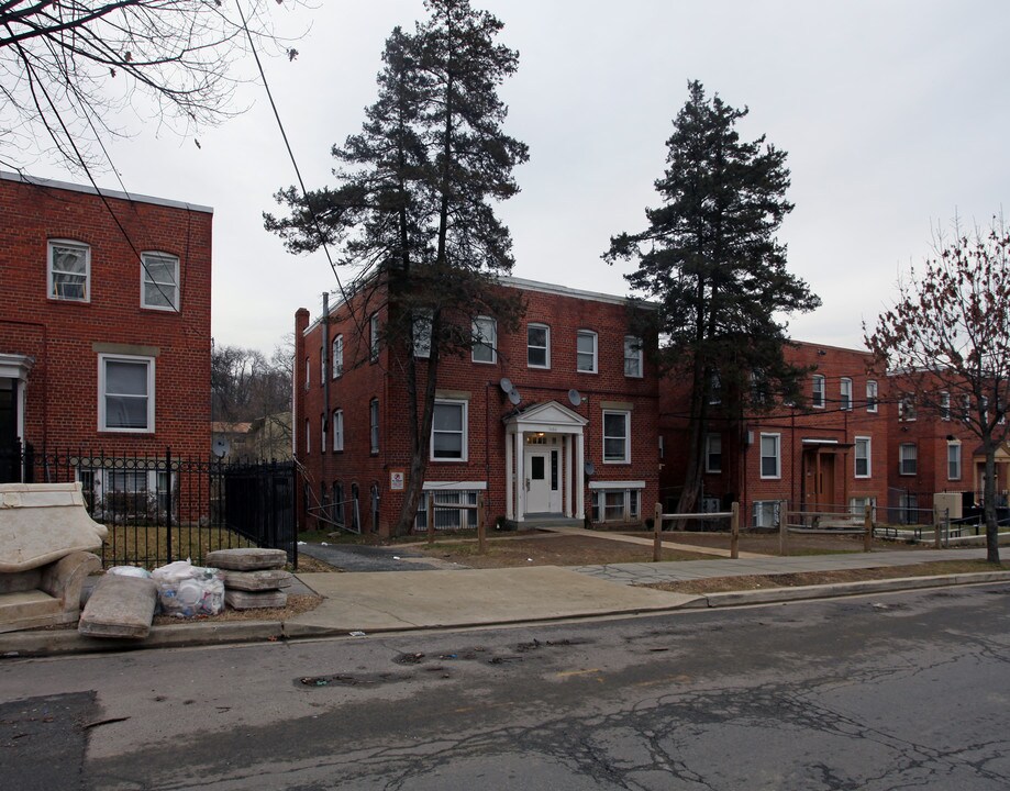 3060 30th St SE in Washington, DC - Building Photo