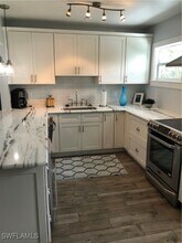 981 8th Terrace N in Naples, FL - Building Photo - Building Photo