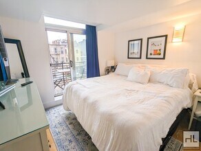 898 Metropolitan Ave-Unit -3B in Brooklyn, NY - Building Photo - Building Photo