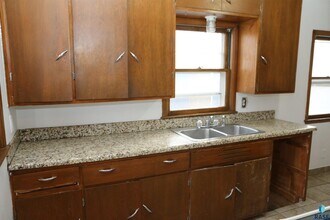 2416 S Glendale Ave in Sioux Falls, SD - Building Photo - Building Photo