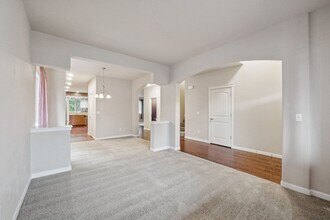 9818 198th St E in Graham, WA - Building Photo - Building Photo