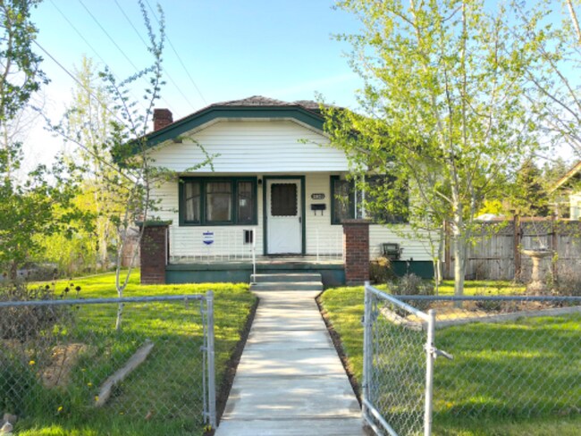 property at 2028 W Buckeye Ave