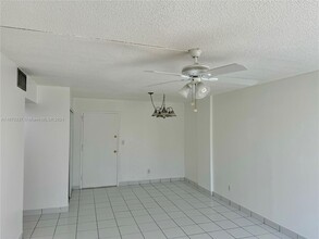 200 172nd St in Sunny Isles Beach, FL - Building Photo - Building Photo