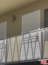 747 S Curson Ave in Los Angeles, CA - Building Photo - Building Photo