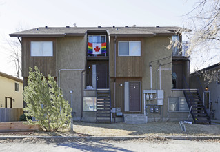 2114 4th Ave NW in Calgary, AB - Building Photo - Building Photo