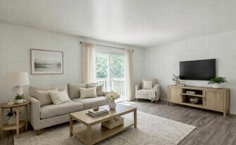 4860 Creek View Rd in Rockford, IL - Building Photo