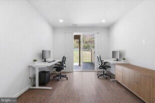 4537 Plateau Dr in Fairfax, VA - Building Photo