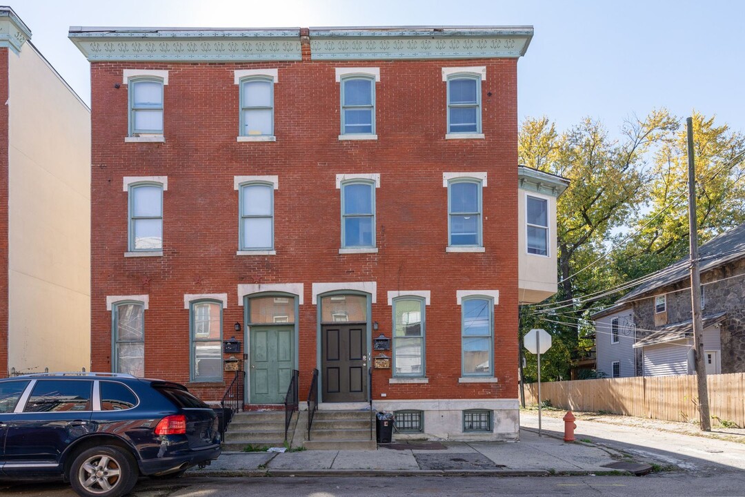 4106 Ogden St in Philadelphia, PA - Building Photo