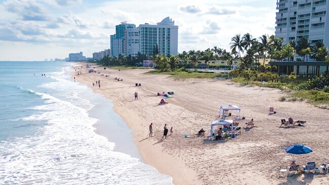 1330 W Terra Mar Dr in Pompano Beach, FL - Building Photo - Building Photo