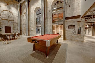 1009 W Juneau Ave in Milwaukee, WI - Building Photo - Building Photo