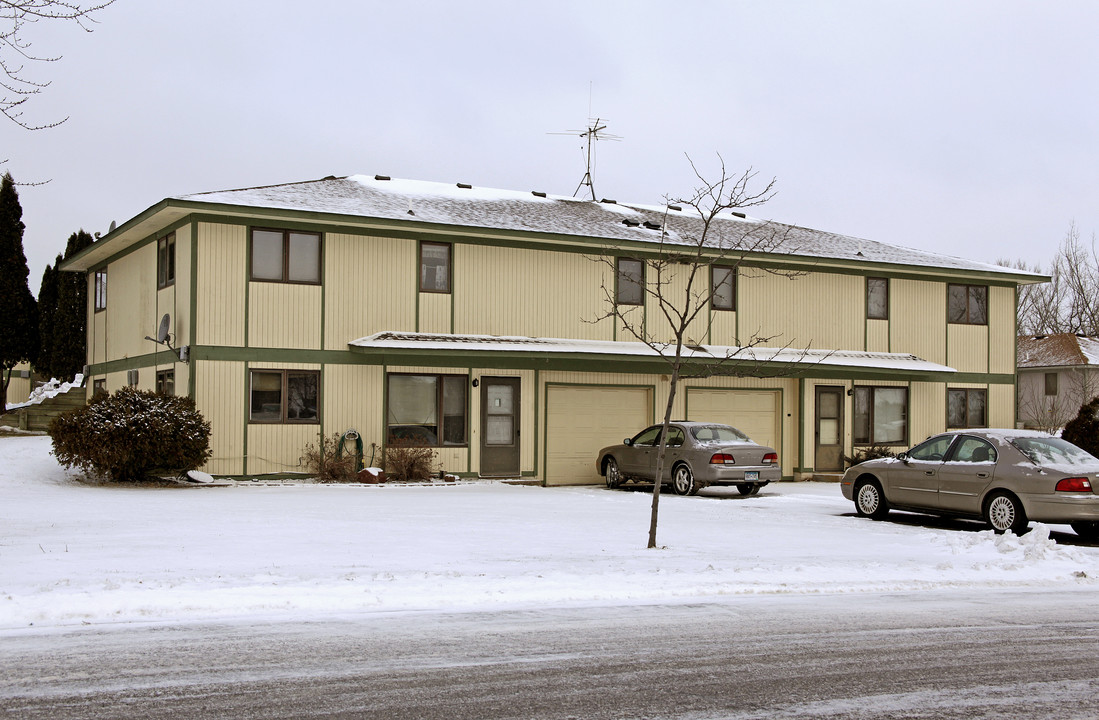 518 Wright St in Monticello, MN - Building Photo