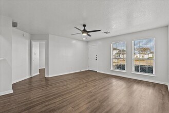 5138 Caicos Calle in Dickinson, TX - Building Photo - Building Photo