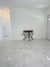 3175 SW 27th Terrace in Miami, FL - Building Photo - Building Photo