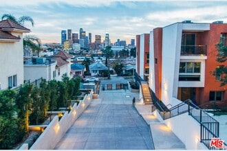 1035 Figueroa Ter, Unit #4 in Los Angeles, CA - Building Photo - Building Photo