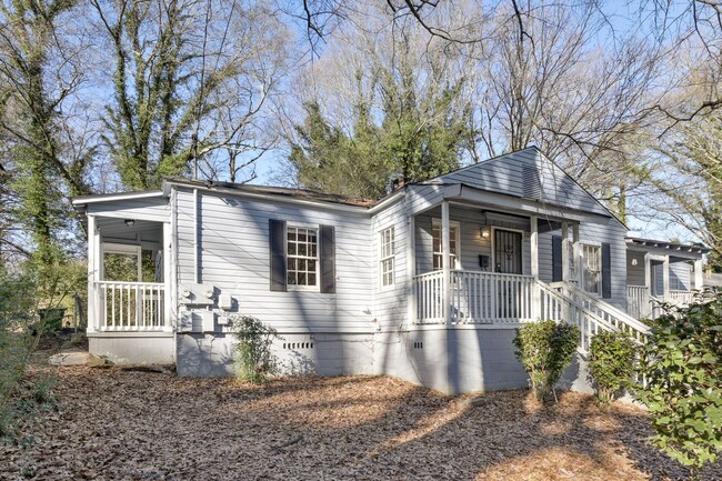 1369 Byrere Terrace SW in Atlanta, GA - Building Photo - Building Photo