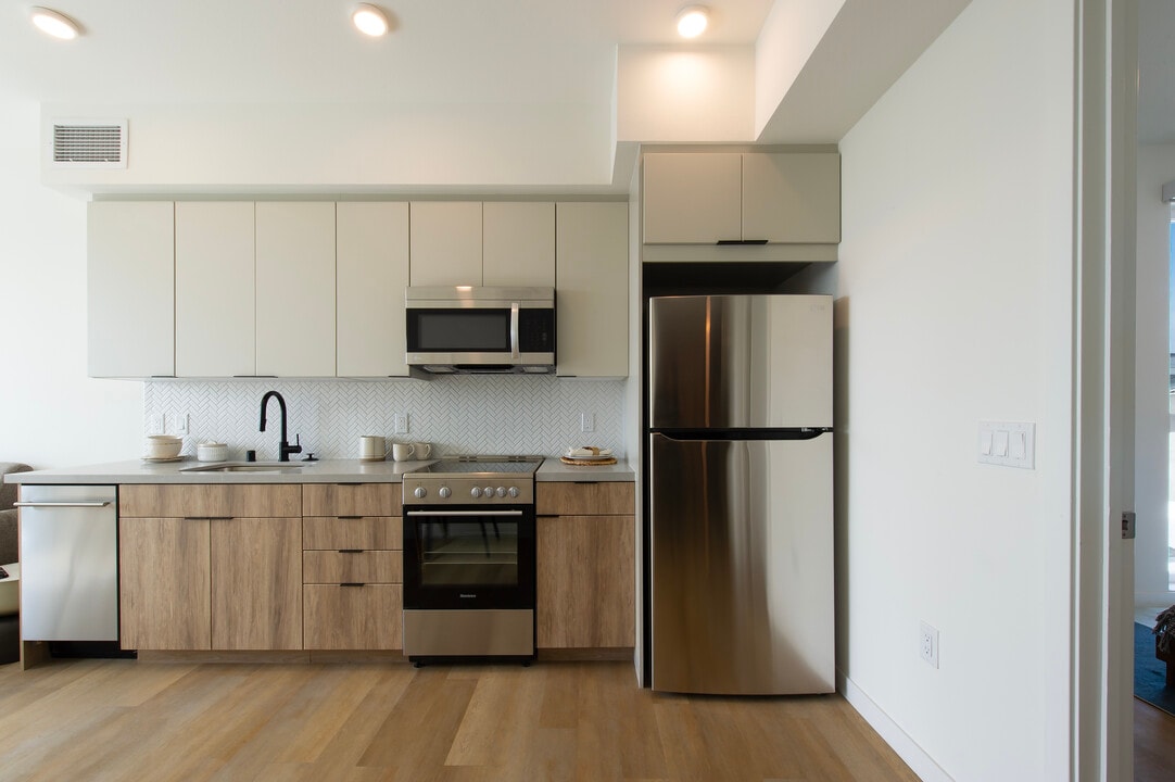 738 Normandie in Los Angeles, CA - Building Photo