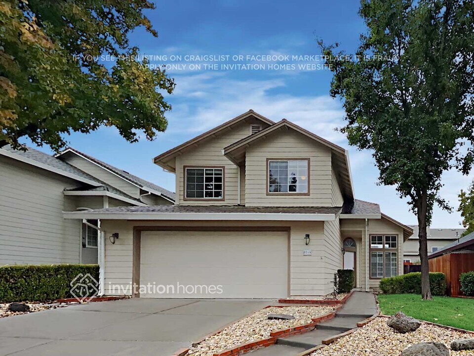 8355 Lonely Hill Way in Antelope, CA - Foto de edificio