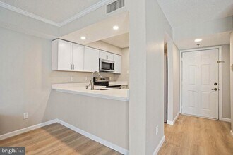 1504 Lincoln Way in McLean, VA - Building Photo - Building Photo