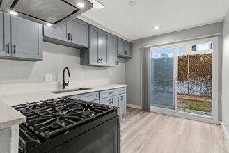10442 Lampson Avenue in Garden Grove, CA - Building Photo - Building Photo