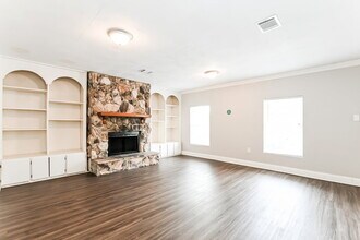 2811 26th St in Dickinson, TX - Building Photo - Building Photo