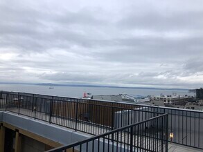 66 Bell St, Unit 25 in Seattle, WA - Building Photo - Building Photo