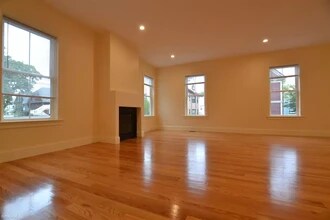 7B Sparhawk St in Boston, MA - Building Photo - Building Photo