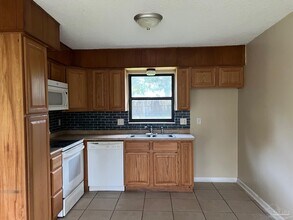 3219 Maplewood Dr in Gulf Breeze, FL - Building Photo - Building Photo