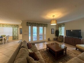 4520 Stella St in Kissimmee, FL - Foto de edificio - Building Photo