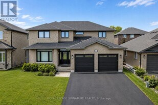 12 Hummingbird Dr in Belleville, ON - Building Photo