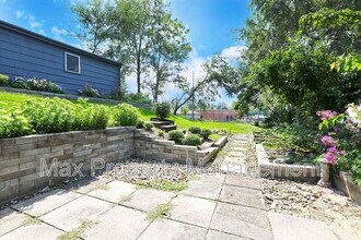 7512 Wilden Dr in Urbandale, IA - Building Photo - Building Photo