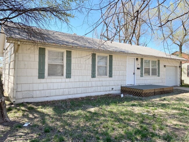 property at 19 Sunset Dr