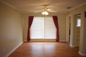 3210 31st St in Lubbock, TX - Foto de edificio - Building Photo