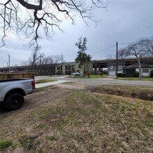 6810 Bleker St in Houston, TX - Building Photo - Building Photo