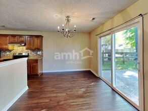 355 Hennepin Dr in Maineville, OH - Foto de edificio - Building Photo