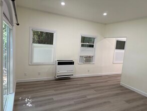 208 N La Peer Dr, Unit 1 in Beverly Hills, CA - Building Photo - Building Photo
